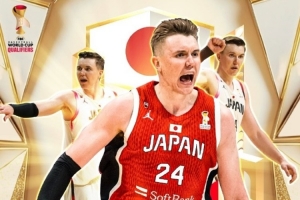 场均21.6分9.4板 日本归化中锋霍金森当选世预赛亚洲区第1阶段MVP
