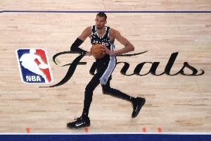 什么叫格局啊!DPOY&双一阵文班22岁降薪 文化认同不仅只为争冠?